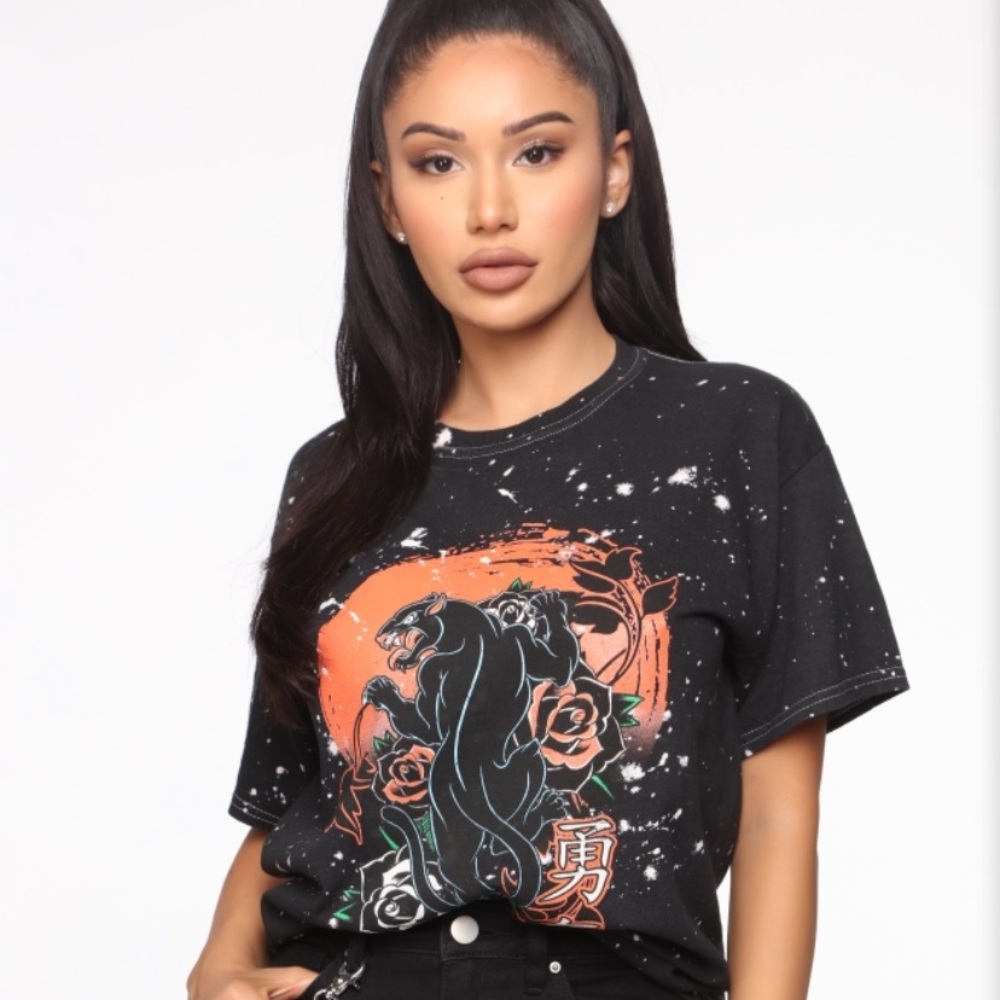 Fashion Nova Graphic Tee S
